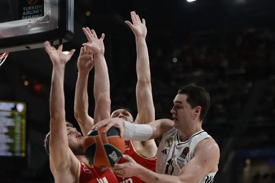 84-86: El Olympiacos certifica su pase a la Final a Cuatro en Abu Dabi pese a la garra del Real Madrid
