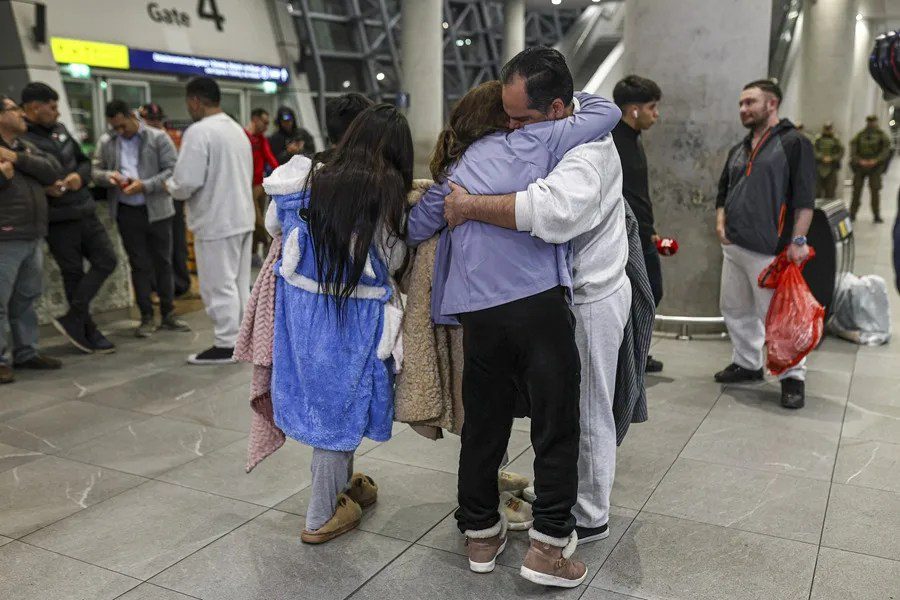 Chilenos deportados por EE.UU. denuncian que los tratan