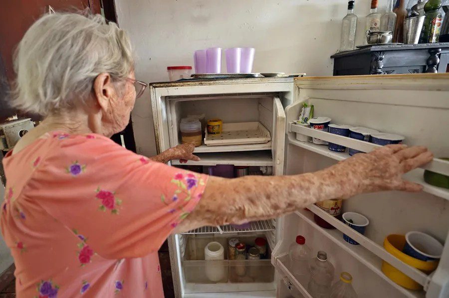 Personas mayores en la crisis de Cuba: