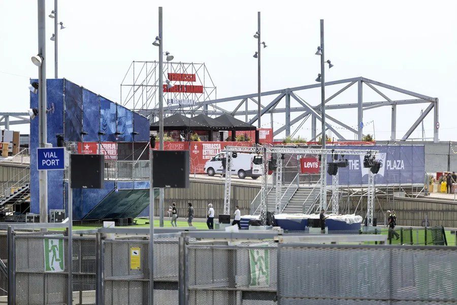 Aspecto de los preparativos en el reciento del festival Primavera Sound.