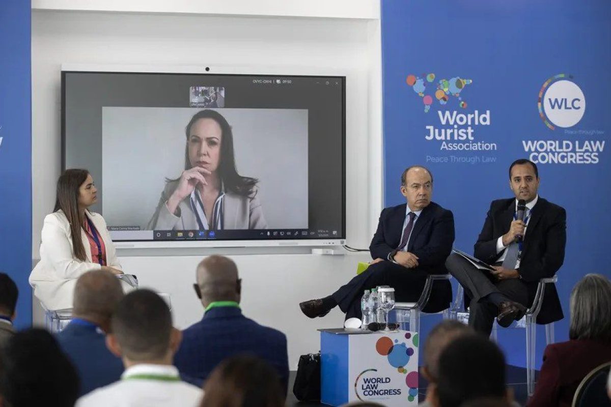 AME5016-REPUBLICA-DOMINICANA-CONGRESO-DERECHO.webp