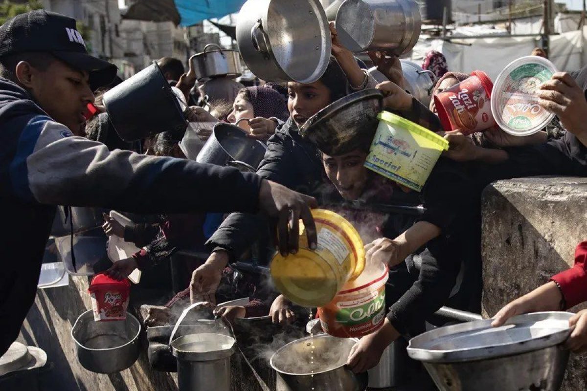 AYUDA-HUMANITARIA-RAFAH.webp