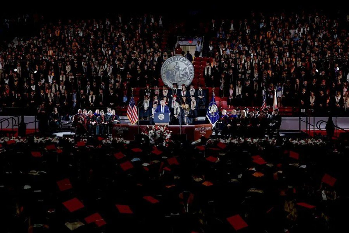 ELX04-USA-TRUMP-UNIVERSITY-OF-ALABAMA_a.webp