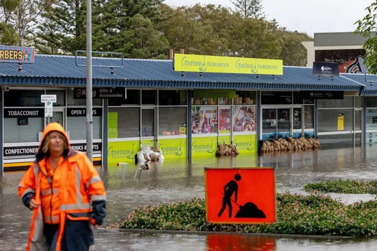 EPA7012-AUSTRALIA-NSW-FLOODS.webp