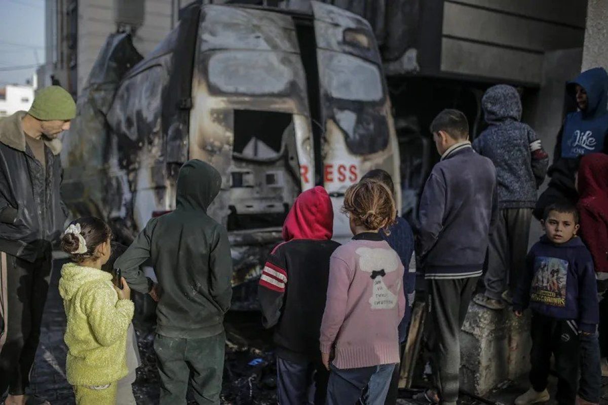 GAZA-PERIODISTAS.webp