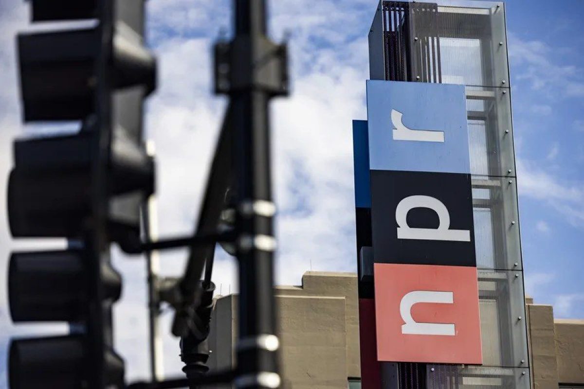 JL01-USA-TRUMP-NPR-PBS-.webp