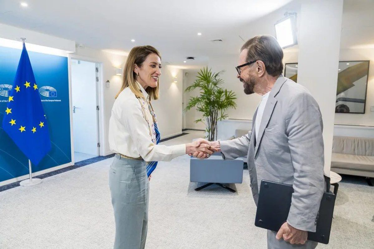 Metsola-y-el-cantante-de-ABBA.webp