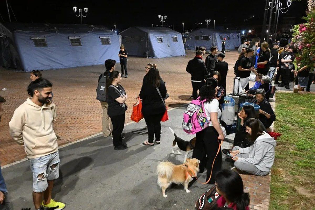 TERREMOTO-ITALIA-POZZUOLI.webp