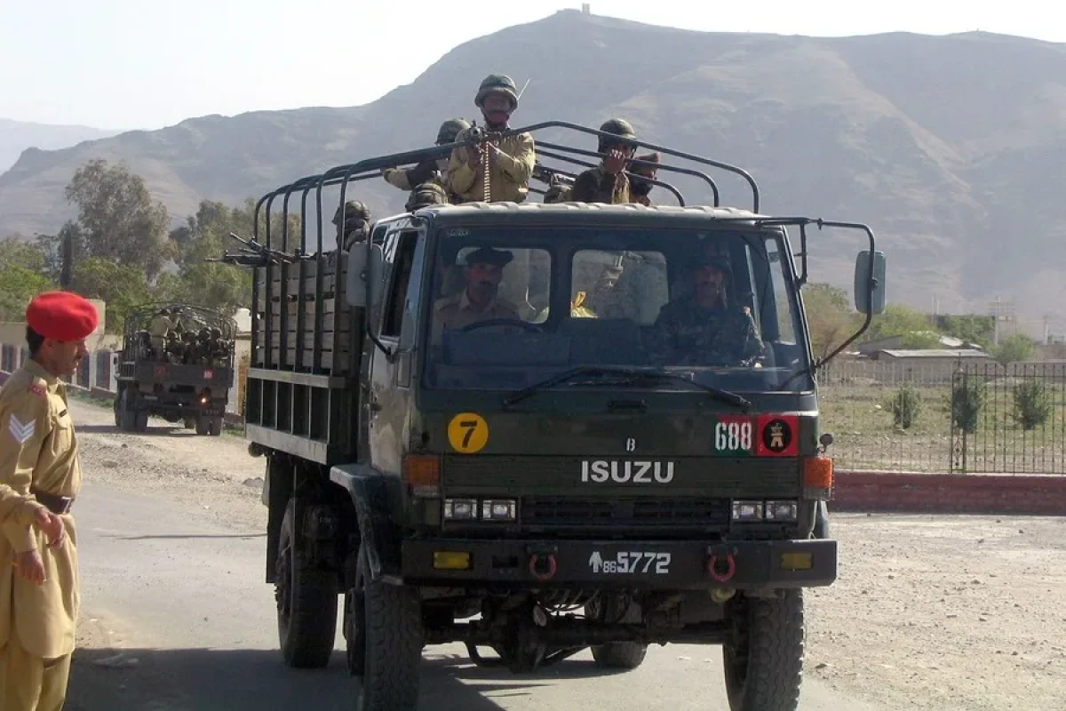 paramilitares-pakistan-atentado.webp